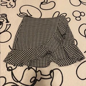 Black plaid ruffle skirt